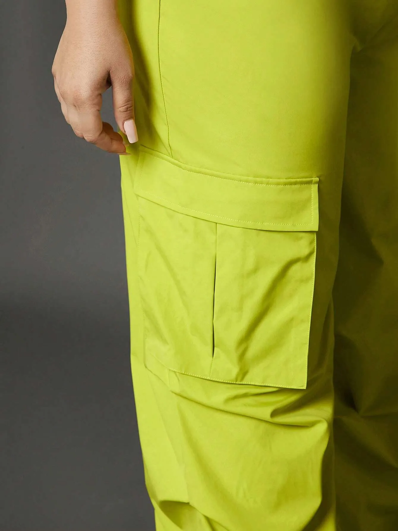 Crop Tee And Drawstring Waist Cargo Pants