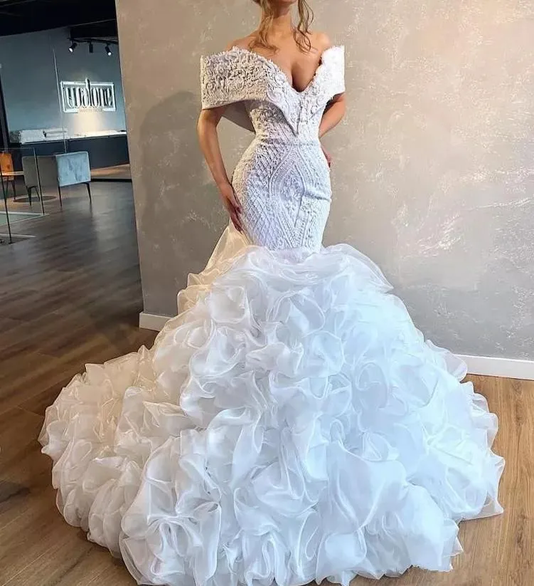 Luxury Mermaid Wedding Gowns V-neck Cap Sleeve Lace White Wedding Dress