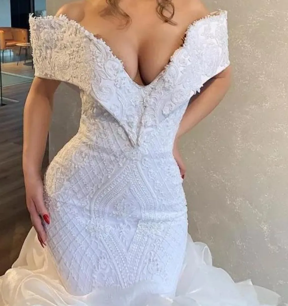 Luxury Mermaid Wedding Gowns V-neck Cap Sleeve Lace White Wedding Dress