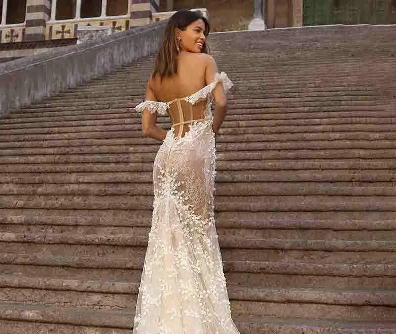 SOLD OUT -Elegant Mermaid  Off the Shoulder Sweetheart Full Lace Wedding Dress