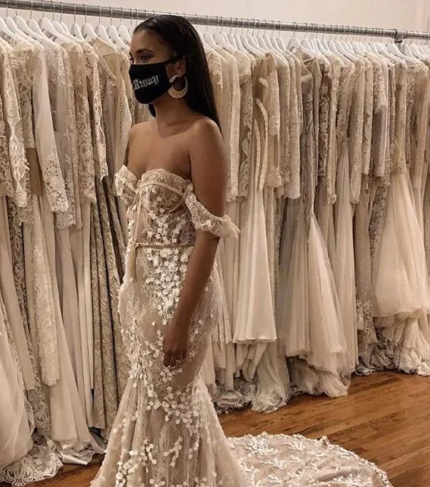 SOLD OUT -Elegant Mermaid  Off the Shoulder Sweetheart Full Lace Wedding Dress