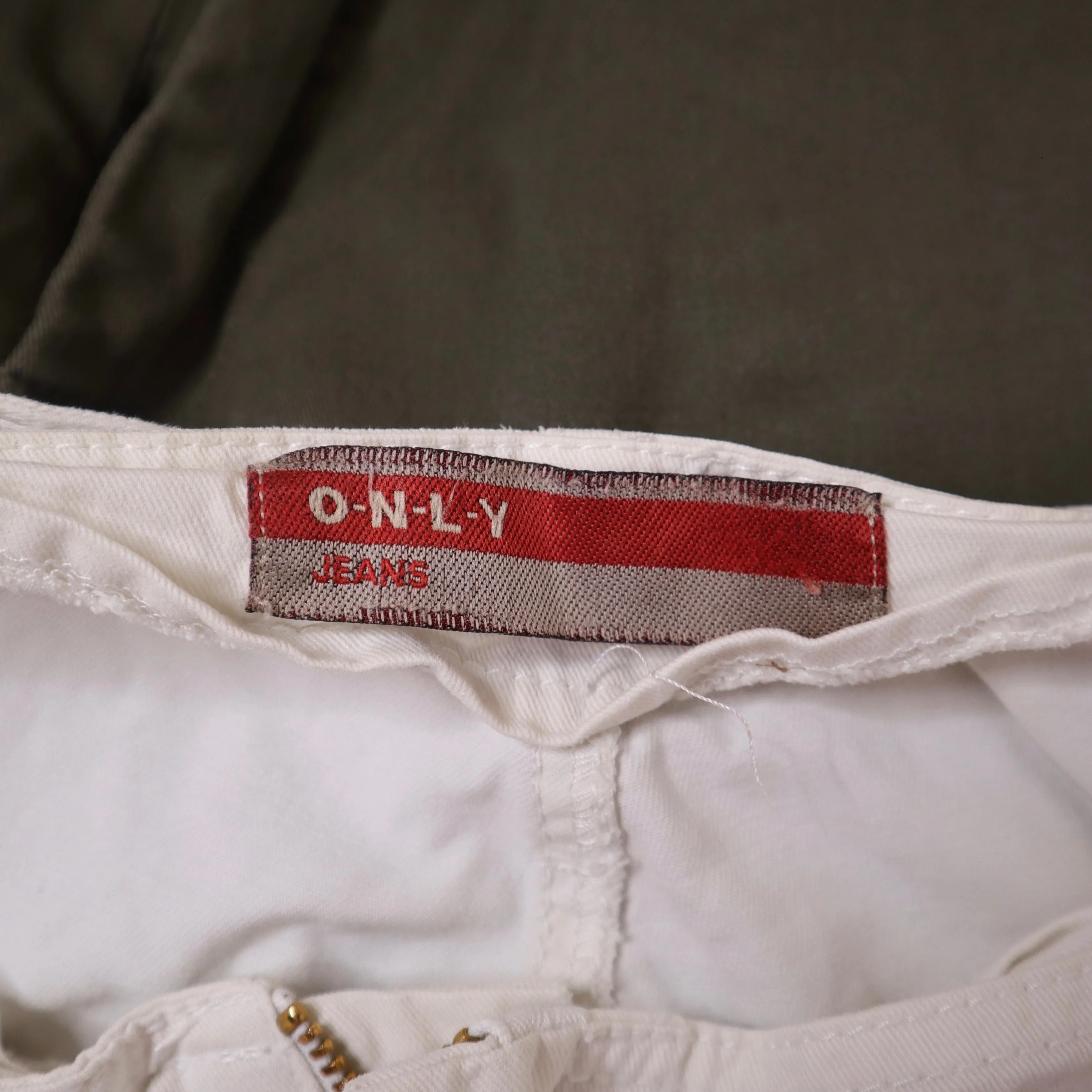Y2K White Baggy Low Rise Cargo Pants (S)